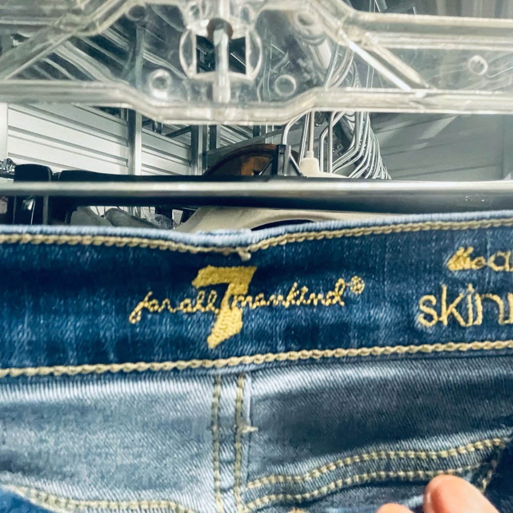 Jeans - Picture 2 of 3